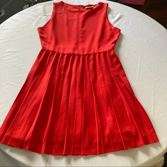 Alice + Olivia Shana Coral Pleated Scoop Neck Dress Size M - Picture 9 of 14